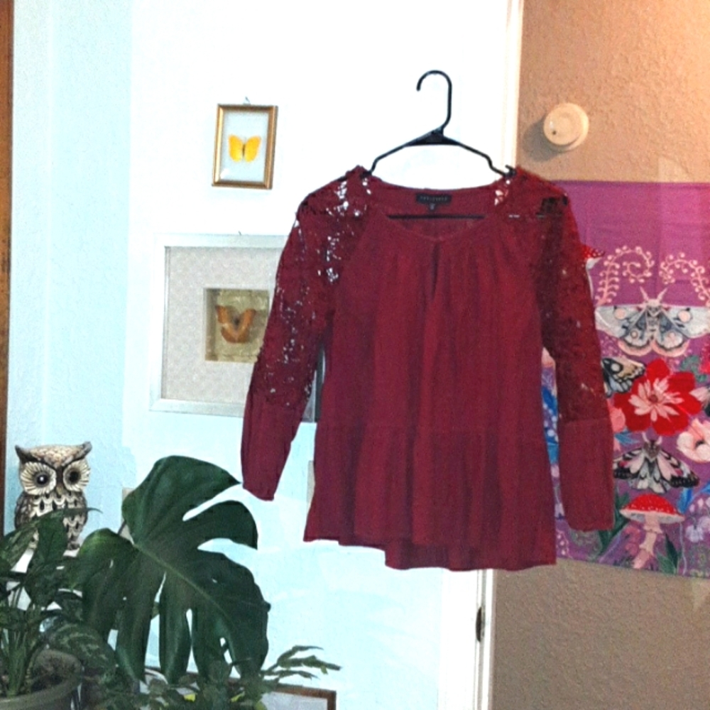 Boho peasant top embroidered  lace sleeve  😍 xs womens rusted red color